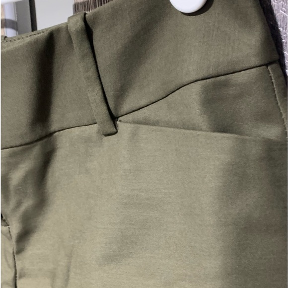 The Limited Drew Fit Shorts Green 0 NWT - Picture 4 of 13